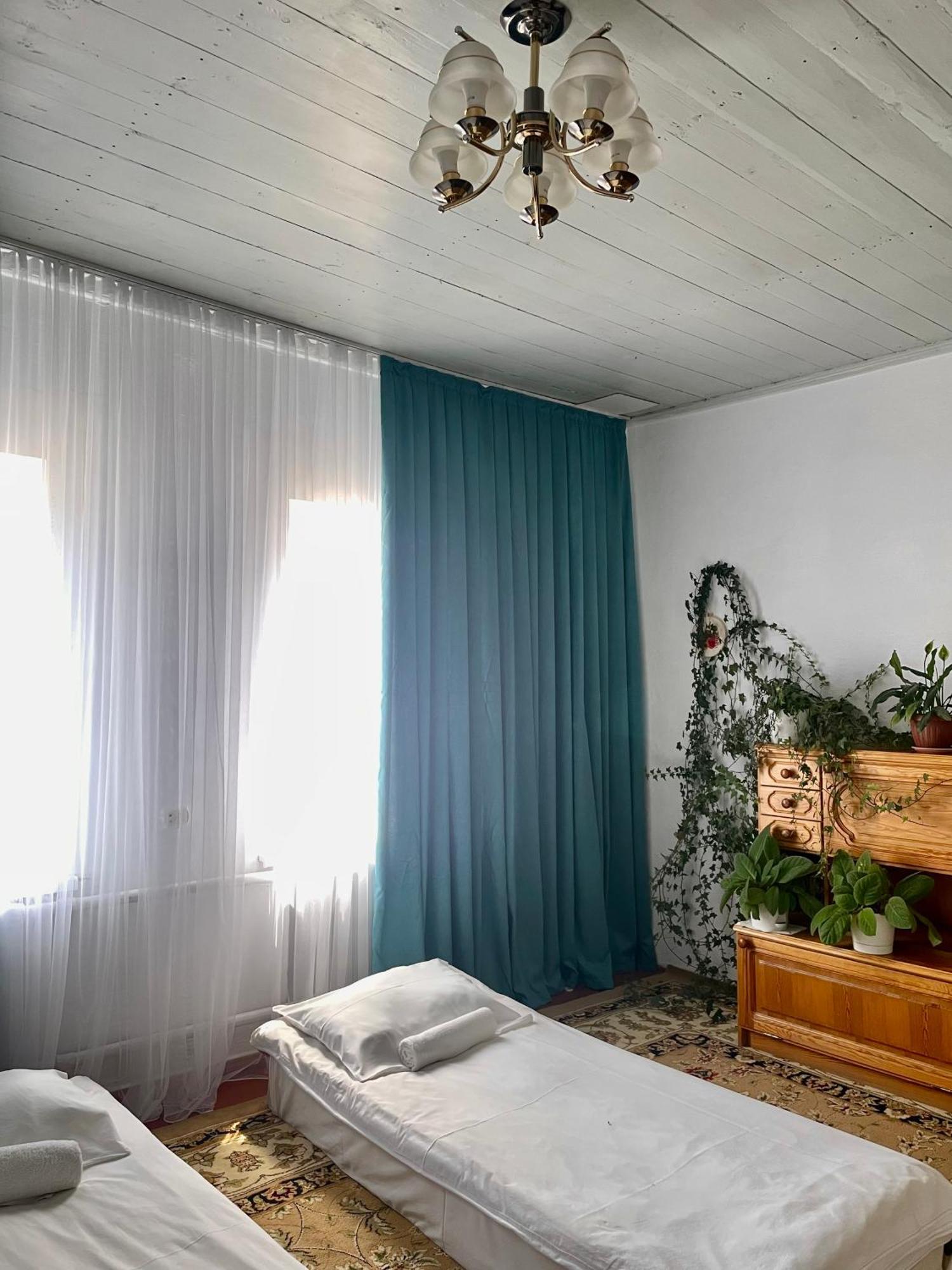 Gulnara Guest House バルイクチ エクステリア 写真